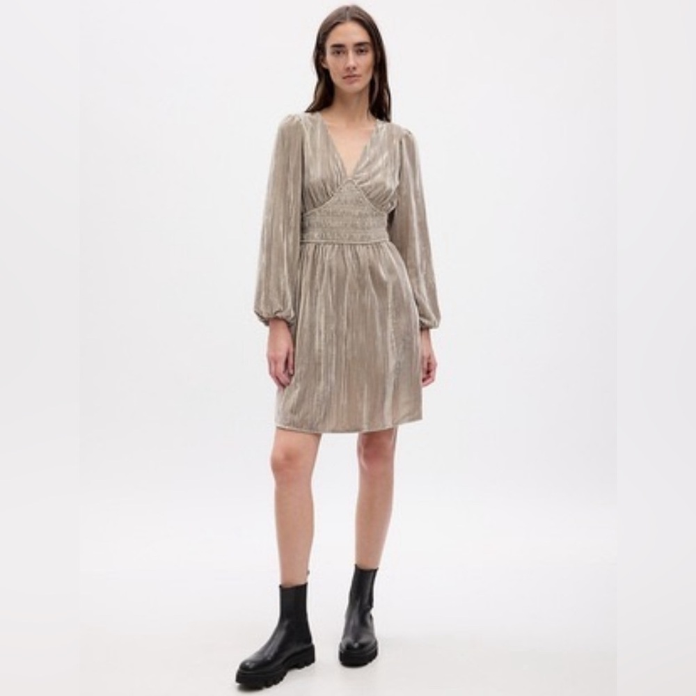 GAP Velvet Smocked Mini Dress in Quail Grey Empire Waist Size M Balloon Sleeve
